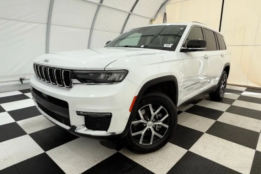 2024 Jeep Grand Cherokee Limited photo 1
