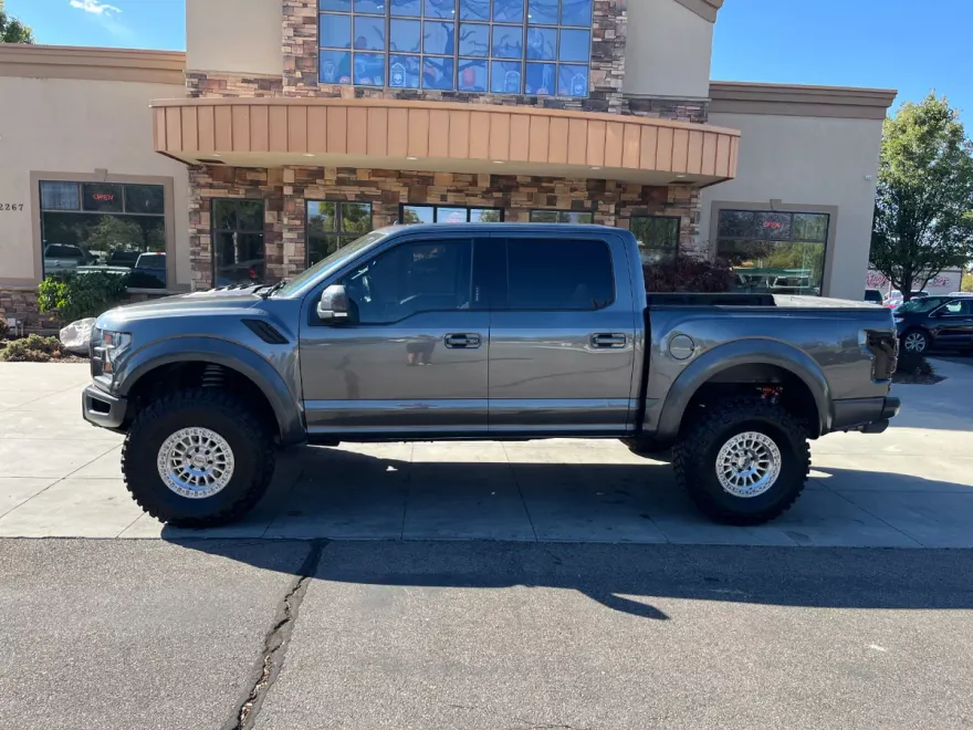 2020 Ford F-150 Raptor photo 1
