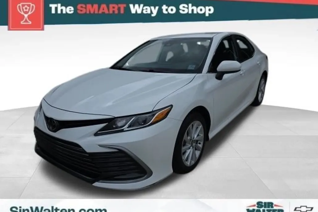 2024 Toyota Camry LE photo 1