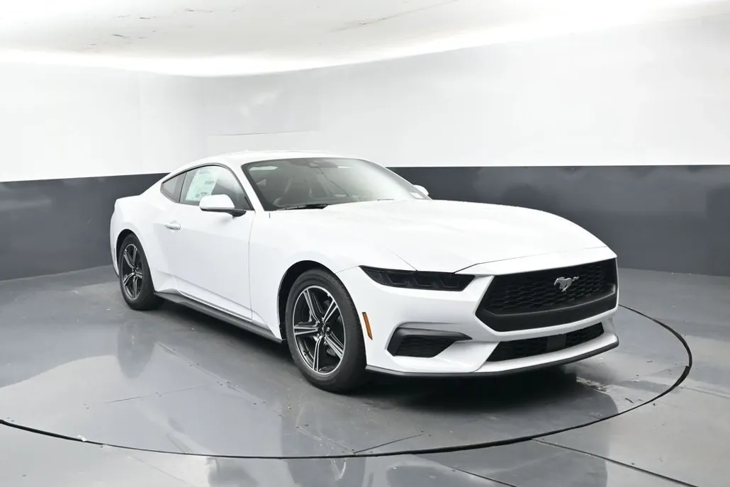 2025 Ford Mustang EcoBoost photo 1