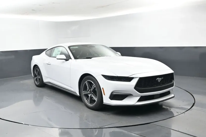 2025 Ford Mustang EcoBoost photo 1