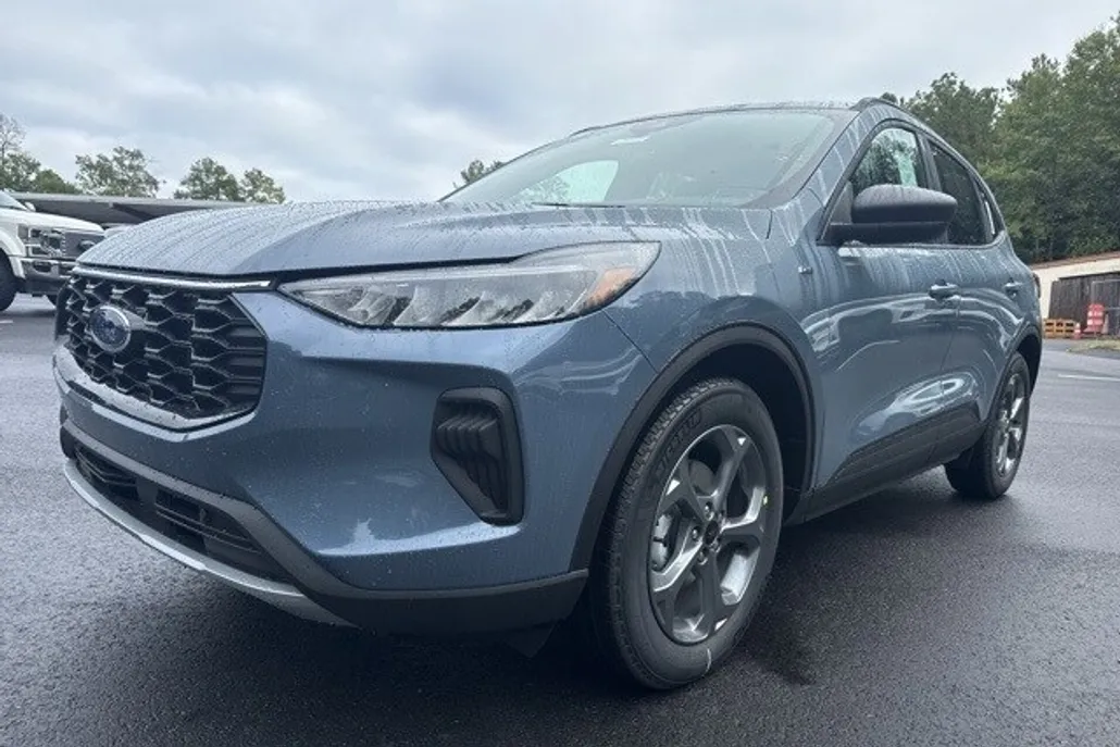 2026 Ford Escape ST-Line photo 1