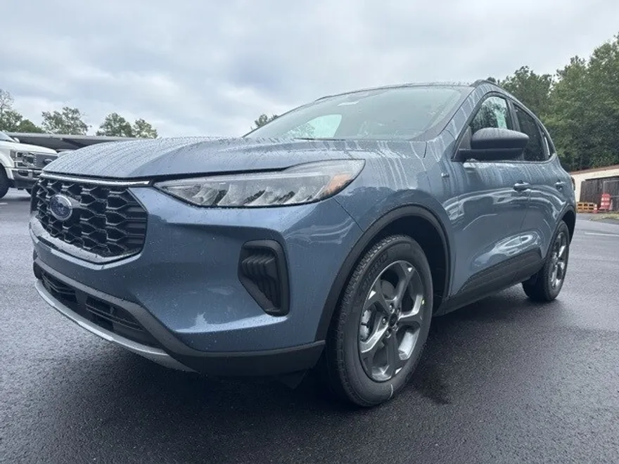 2026 Ford Escape ST-Line photo 1