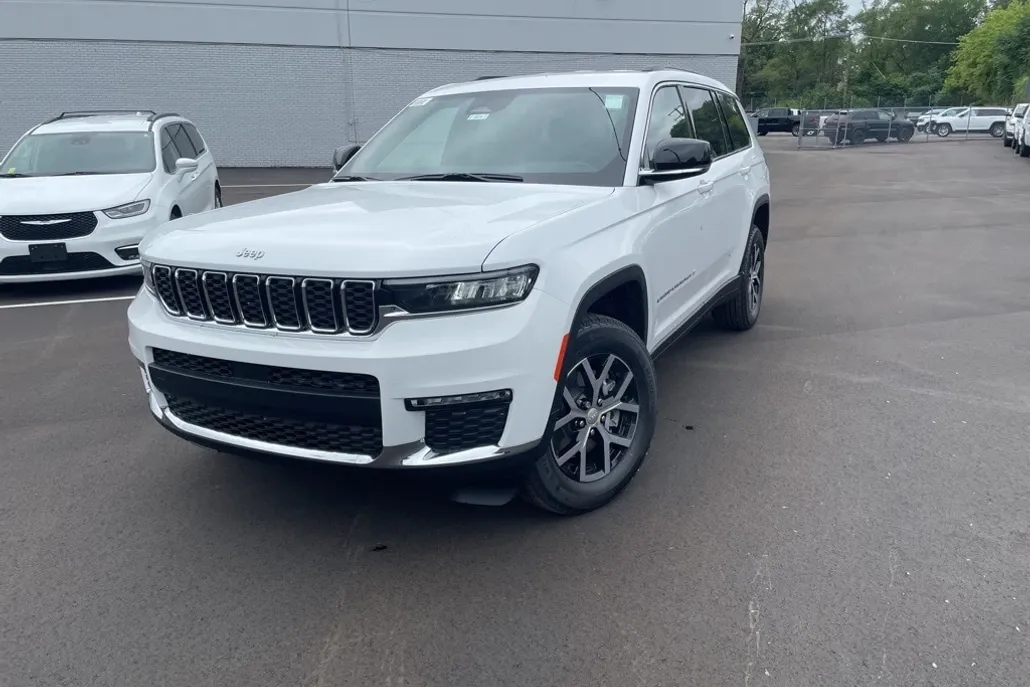 2025 Jeep Grand Cherokee Limited photo 1