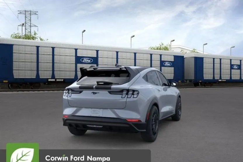 2025 Ford Mustang Mach-E GT photo 1