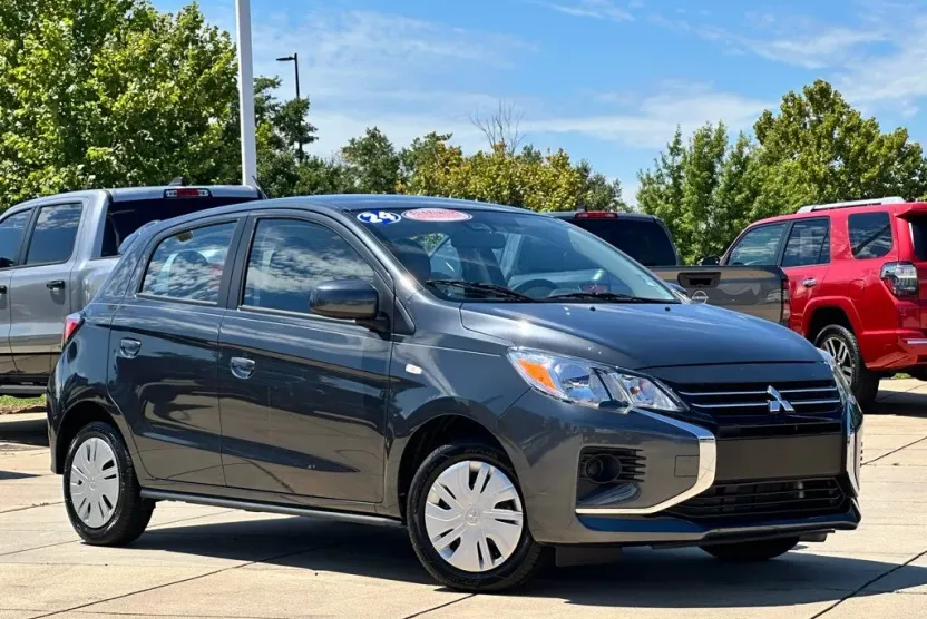 2024 Mitsubishi Mirage ES photo 1
