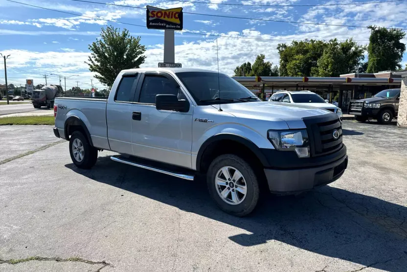 2010 Ford F-150 XL photo 1
