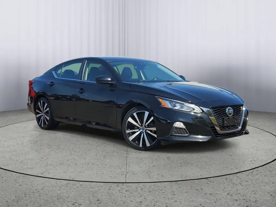 2022 Nissan Altima 2.5 SR photo 1