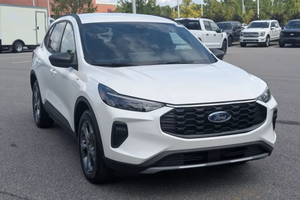 2025 Ford Escape ST-Line photo 1