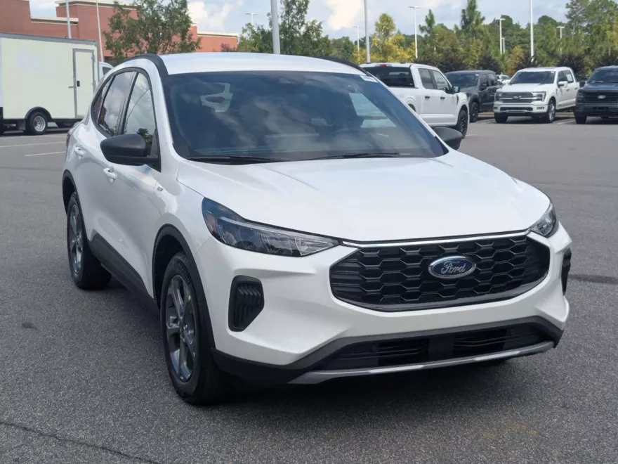 2025 Ford Escape ST-Line photo 1
