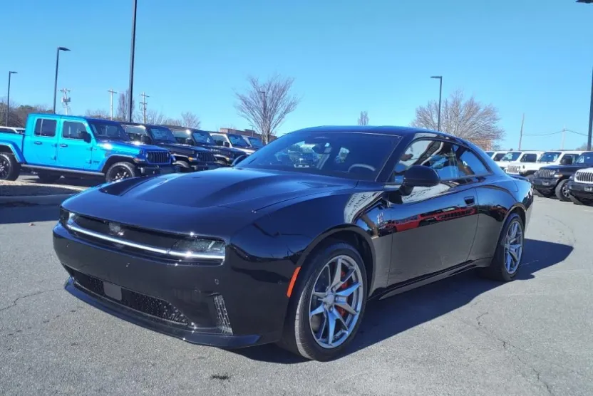 2025 Dodge Charger Daytona Scat Pack photo 1