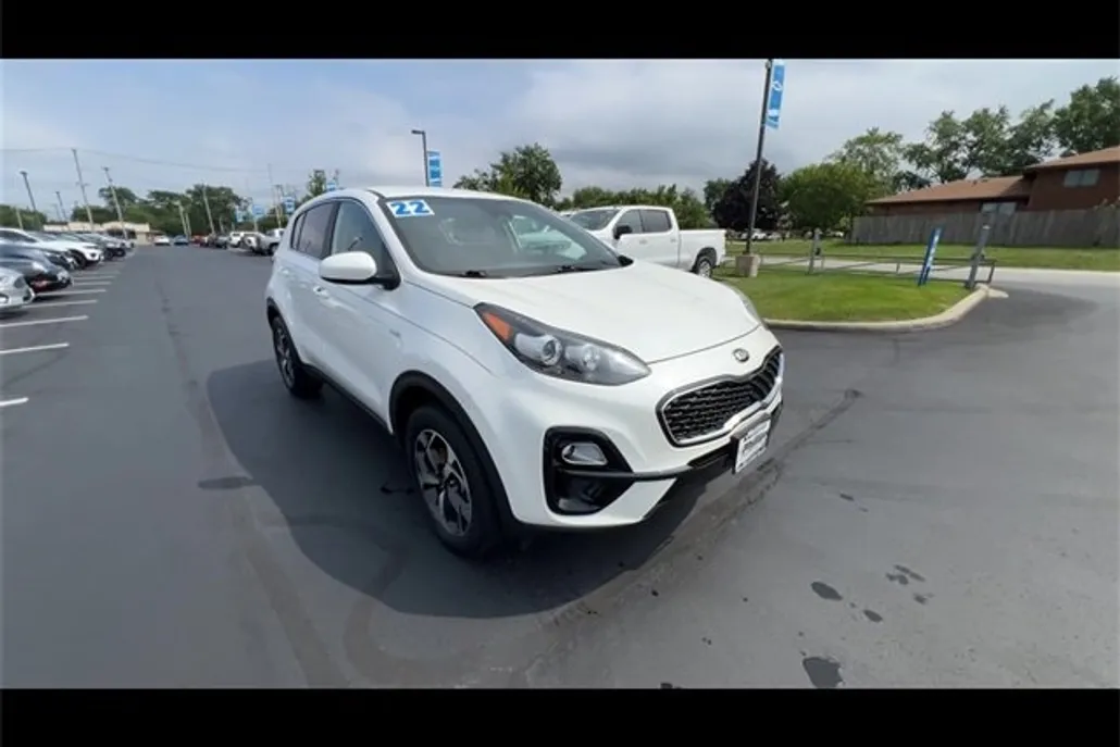 2022 Kia Sportage LX photo 1
