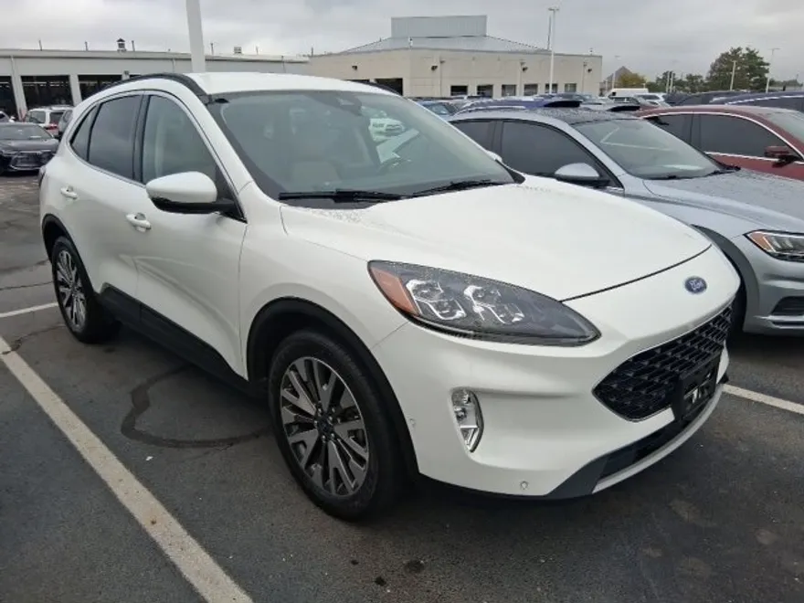 2020 Ford Escape Titanium photo 1