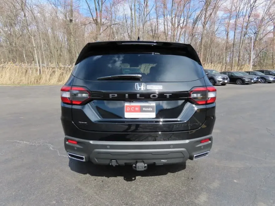 2025 Honda Pilot Black Edition photo 1