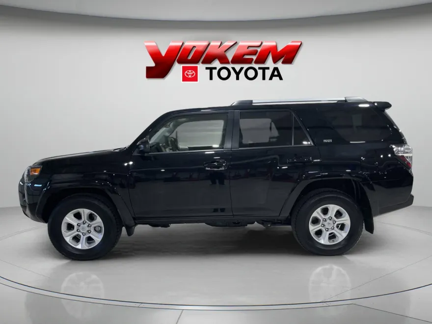 2024 Toyota 4Runner SR5 photo 1