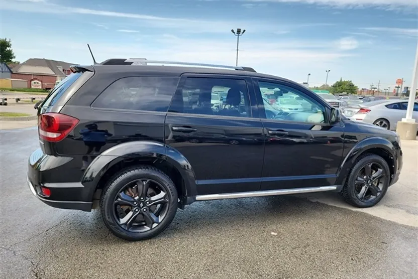 2020 Dodge Journey Crossroad photo 1