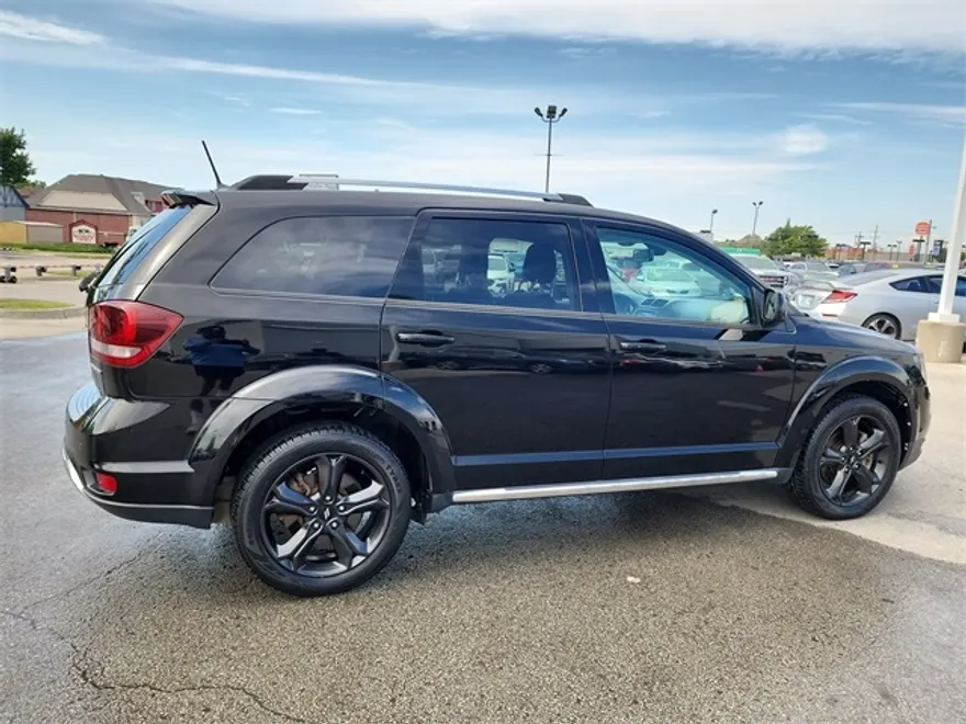 2020 Dodge Journey Crossroad photo 1