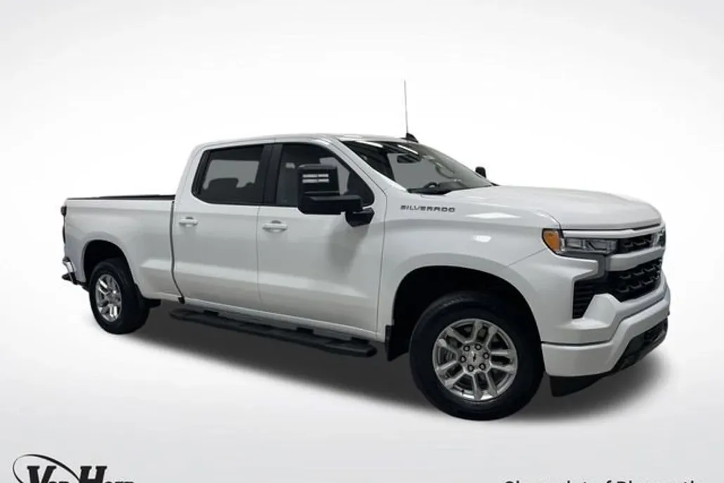 2024 Chevrolet Silverado 1500 RST photo 1