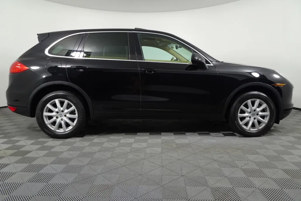 2011 Porsche Cayenne photo 1