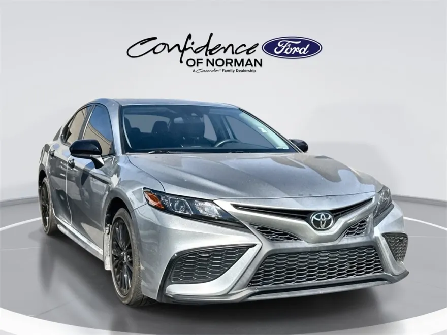 2024 Toyota Camry SE photo 1