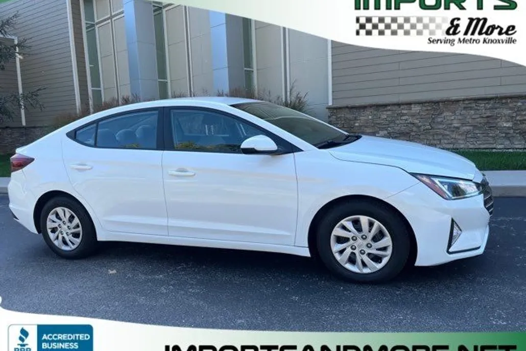 2019 Hyundai Elantra SE photo 1
