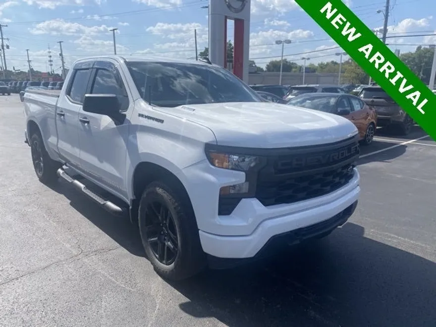 2024 Chevrolet Silverado 1500 Custom photo 1