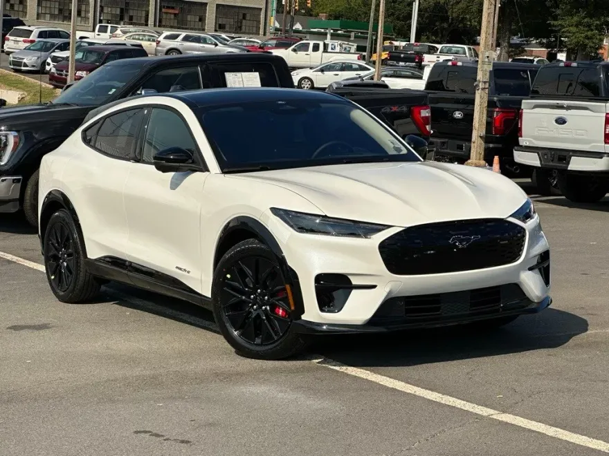 2025 Ford Mustang Mach-E Premium photo 1