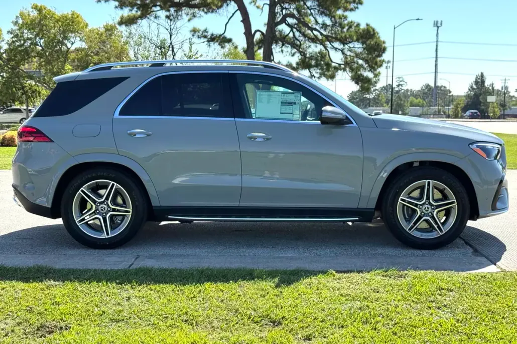 2026 Mercedes Benz GLE 450 4MATIC photo 1