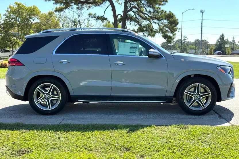 2026 Mercedes Benz GLE 450 4MATIC photo 1