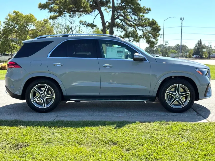 2026 Mercedes Benz GLE 450 4MATIC photo 1
