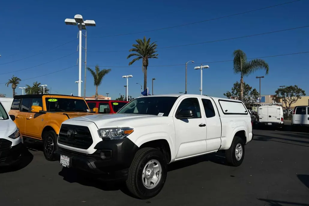 2019 Toyota Tacoma SR photo 1