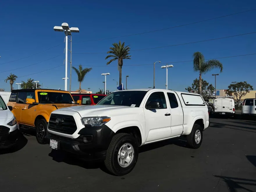 2019 Toyota Tacoma SR photo 1