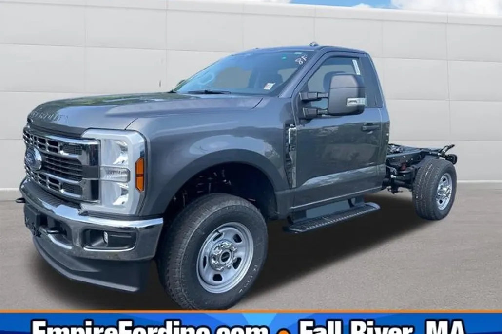 2025 Ford F-350 photo 1