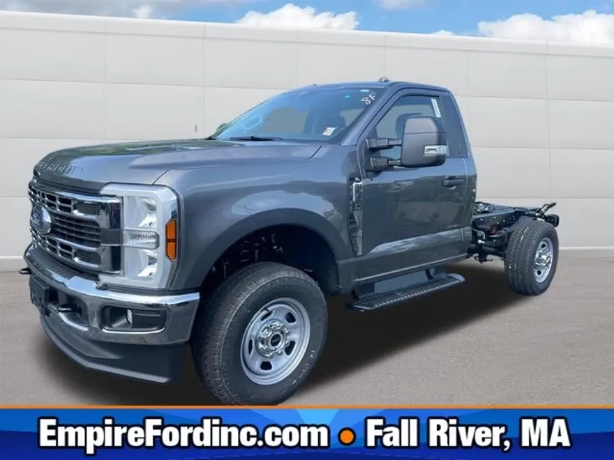 2025 Ford F-350 photo 1