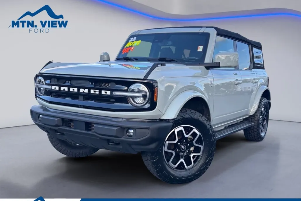 2022 Ford Bronco Outer Banks photo 1