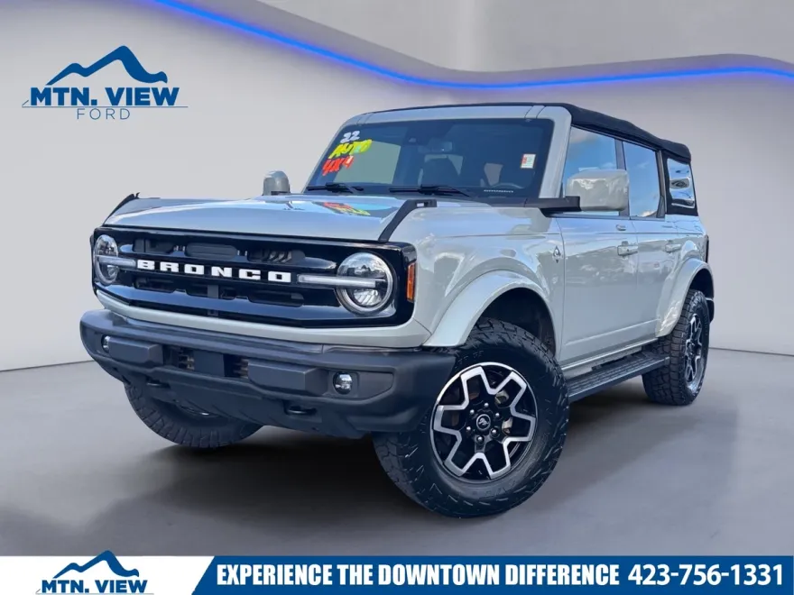 2022 Ford Bronco Outer Banks photo 1