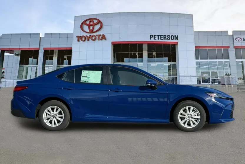 2025 Toyota Camry LE photo 1