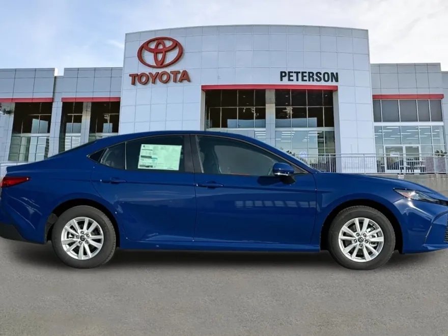 2025 Toyota Camry LE photo 1