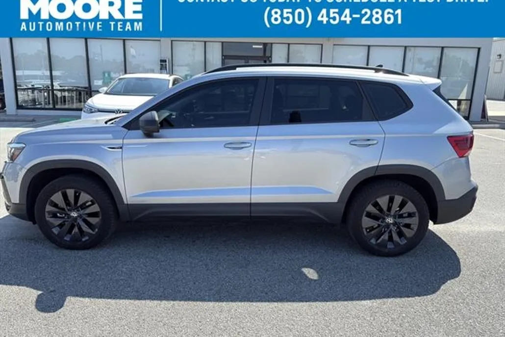 2023 Volkswagen Taos S photo 1
