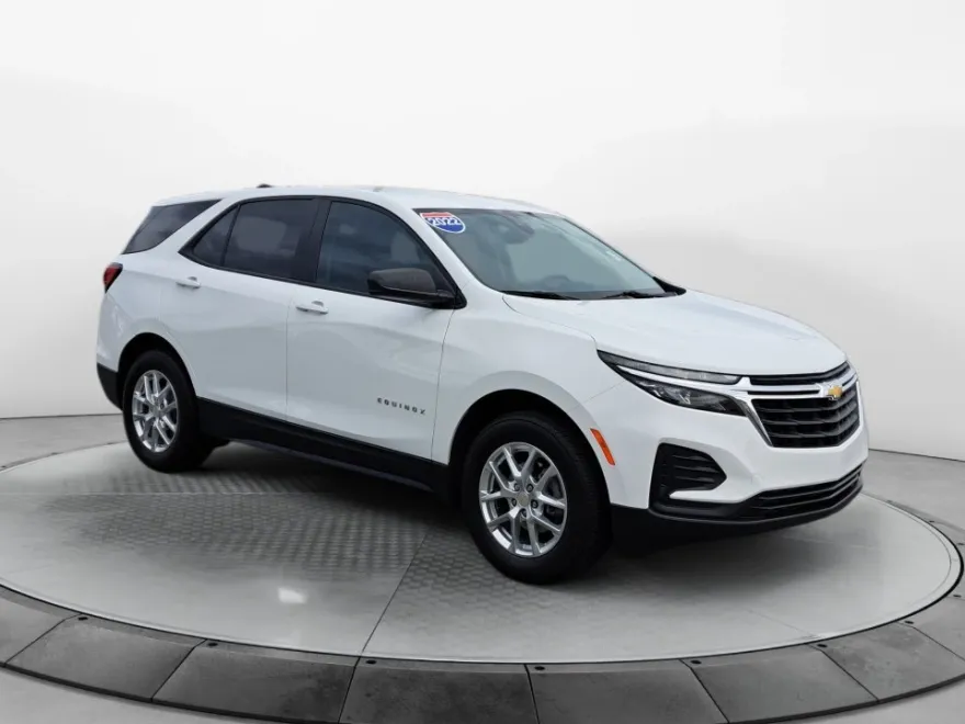 2022 Chevrolet Equinox LS photo 1