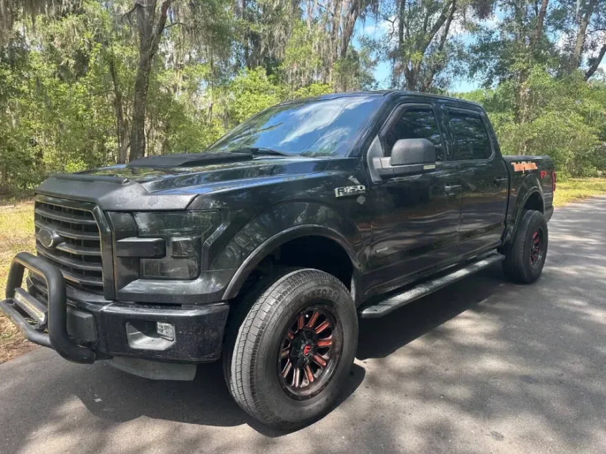 2015 Ford F-150 Lariat photo 1