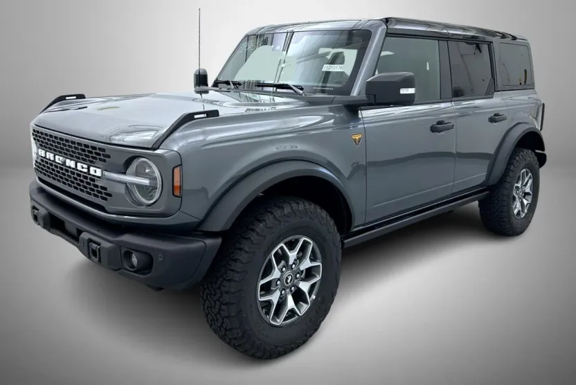 2025 Ford Bronco Badlands photo 1