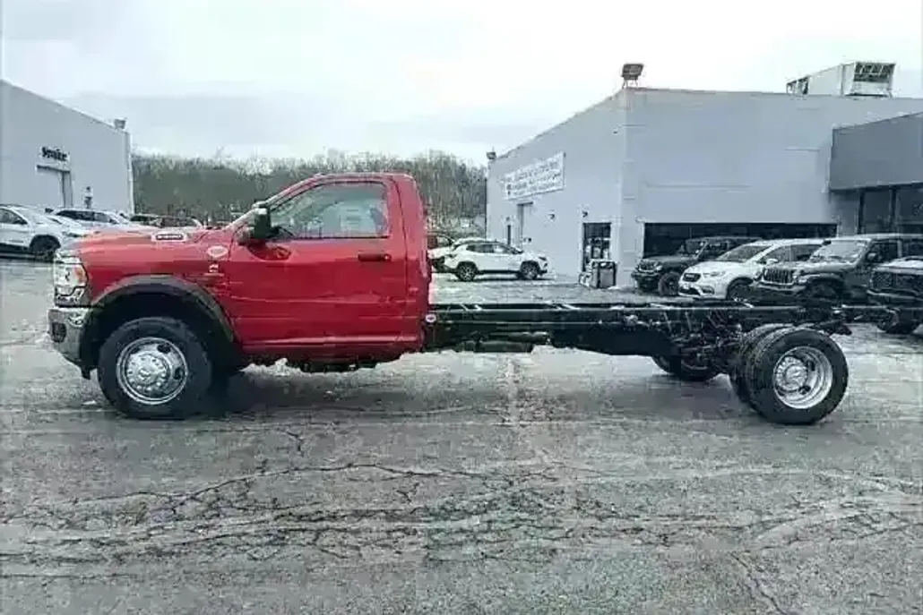 2024 Ram 5500 Tradesman photo 1