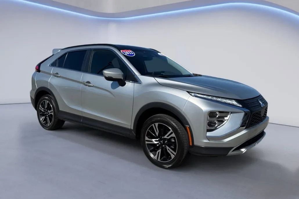 2023 Mitsubishi Eclipse Cross SE photo 1