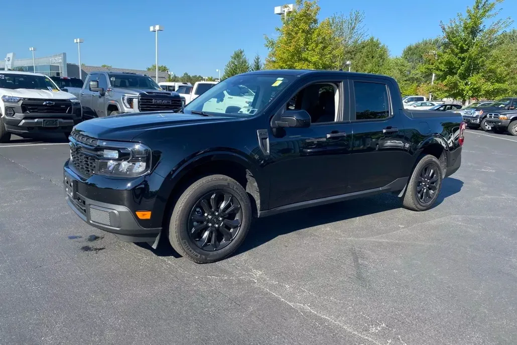 2024 Ford Maverick XLT photo 1