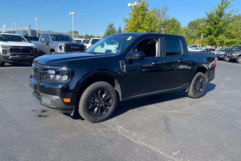 2024 Ford Maverick XLT photo 1