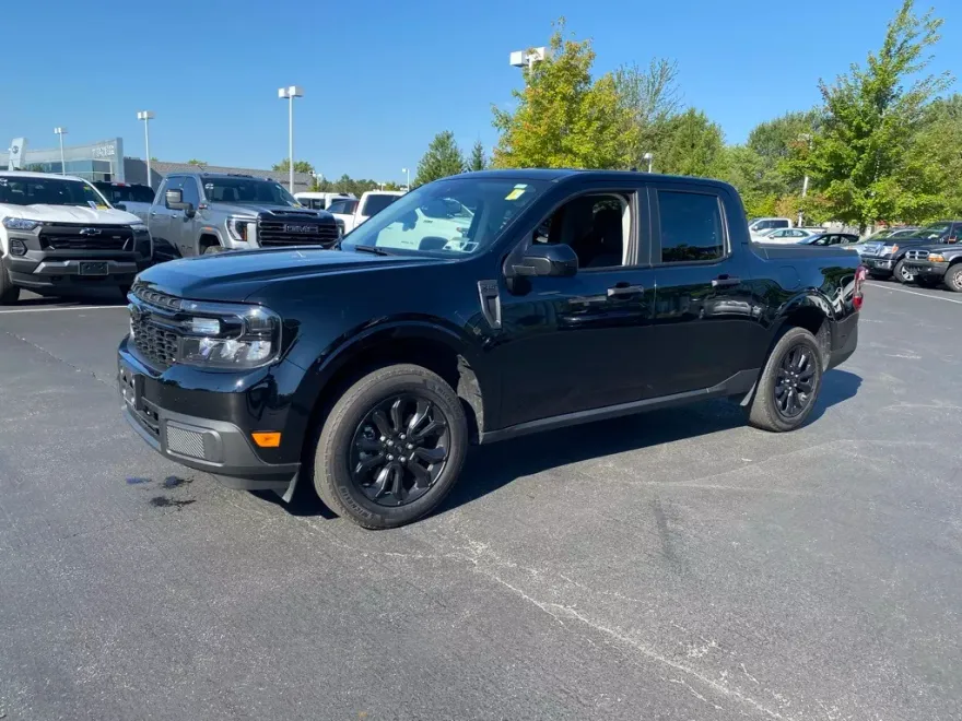 2024 Ford Maverick XLT photo 1