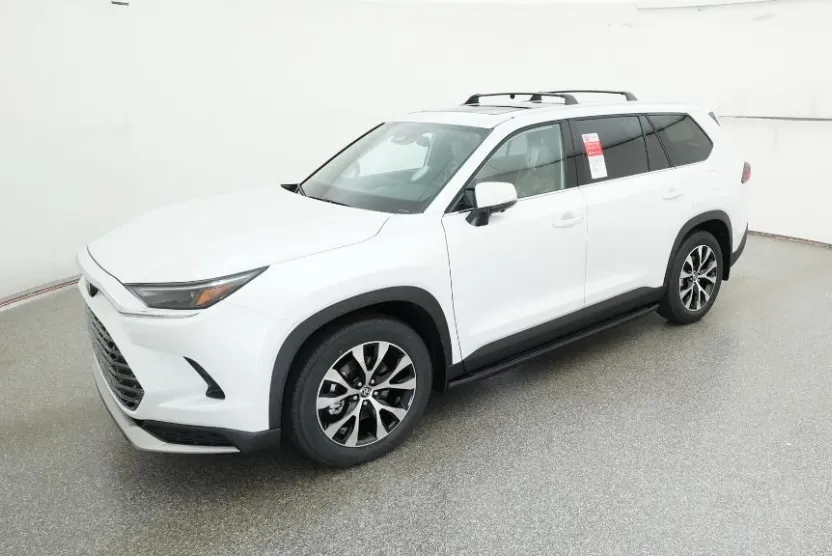2026 Toyota Highlander Hybrid Limited photo 1