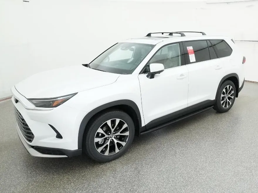 2026 Toyota Highlander Hybrid Limited photo 1