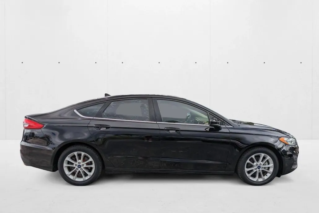 2020 Ford Fusion SE photo 1